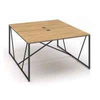 Stůl ProX 138 x 163 cm, s krytkou